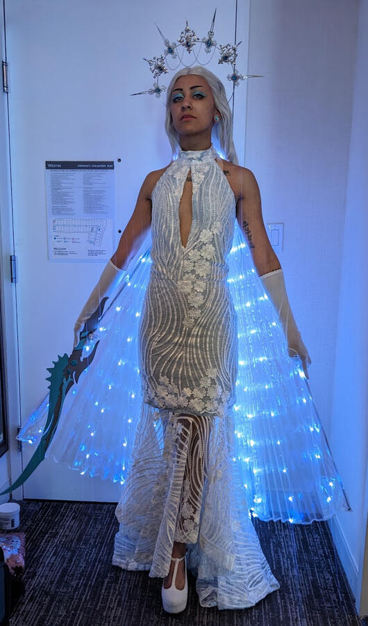 Hydaelyn/Venat - modern dress (Final Fantasy XIV Endwalker, 2022-2024)